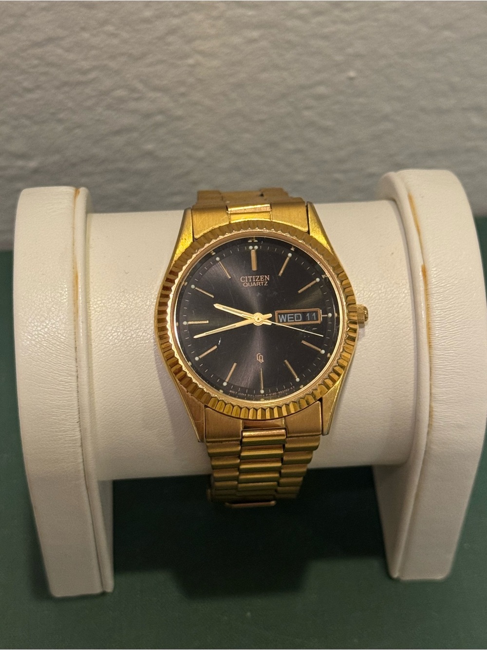 Vintage Citizen Quartz Day-Date Gold-Tone Black Dial Watch- Working